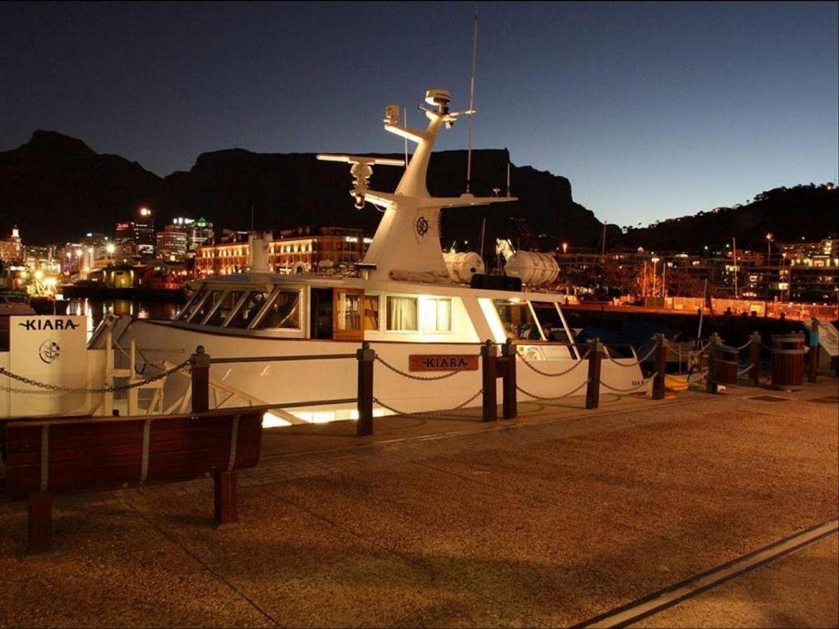 Motor Yacht Kiara Bed and Breakfast Kaapstad Buitenkant foto