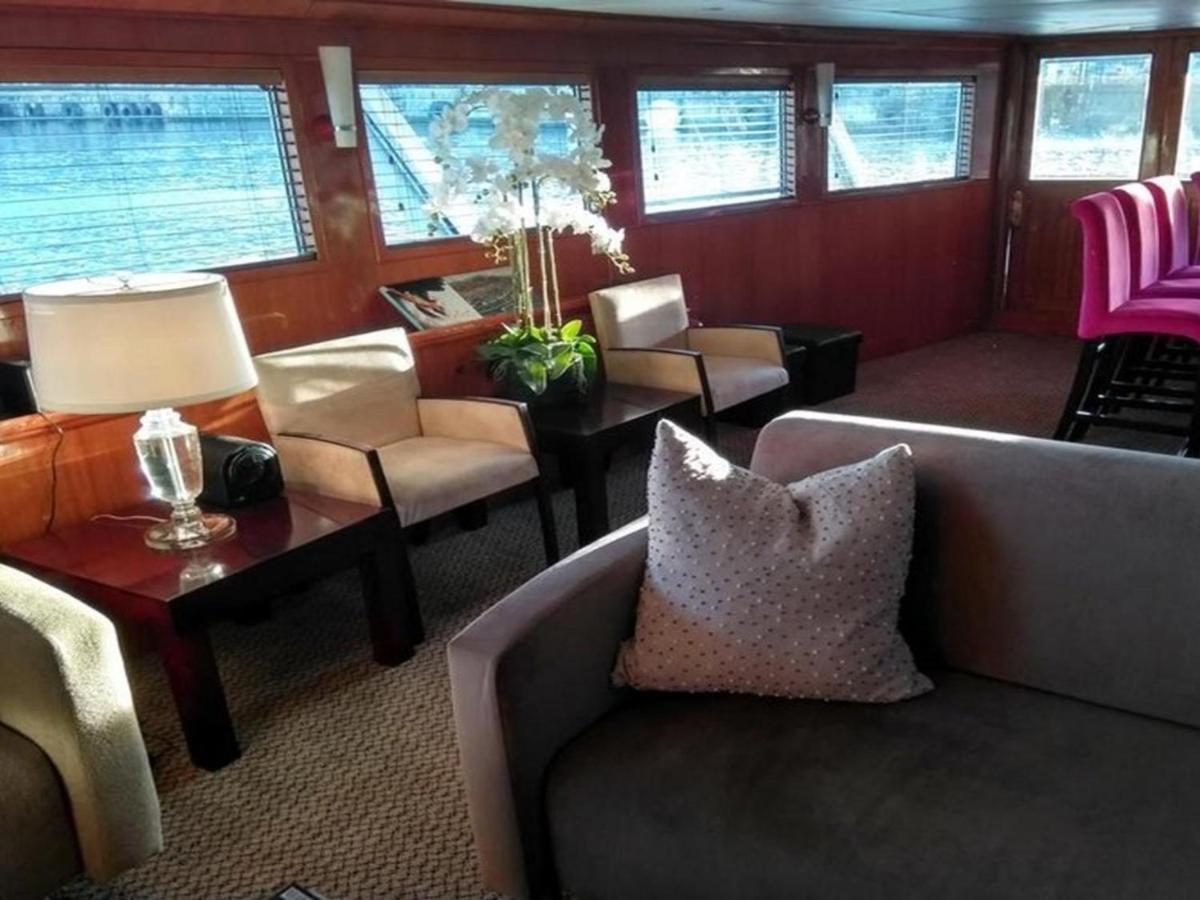 Motor Yacht Kiara Bed and Breakfast Kaapstad Buitenkant foto