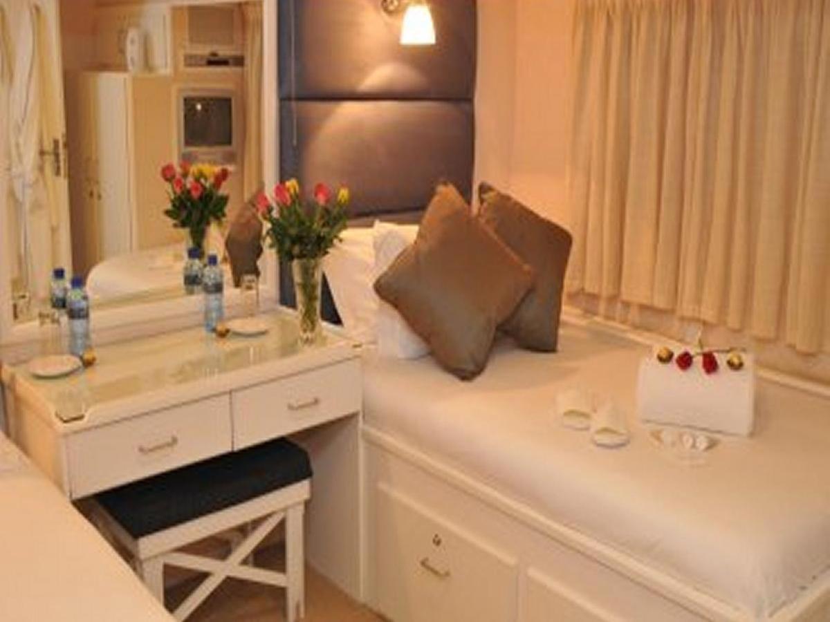 Motor Yacht Kiara Bed and Breakfast Kaapstad Buitenkant foto